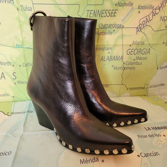 Jeffrey Campbell Shoes - JeffreyCampbell Stylish Black Leather Studded Ankle Boots Size 10
